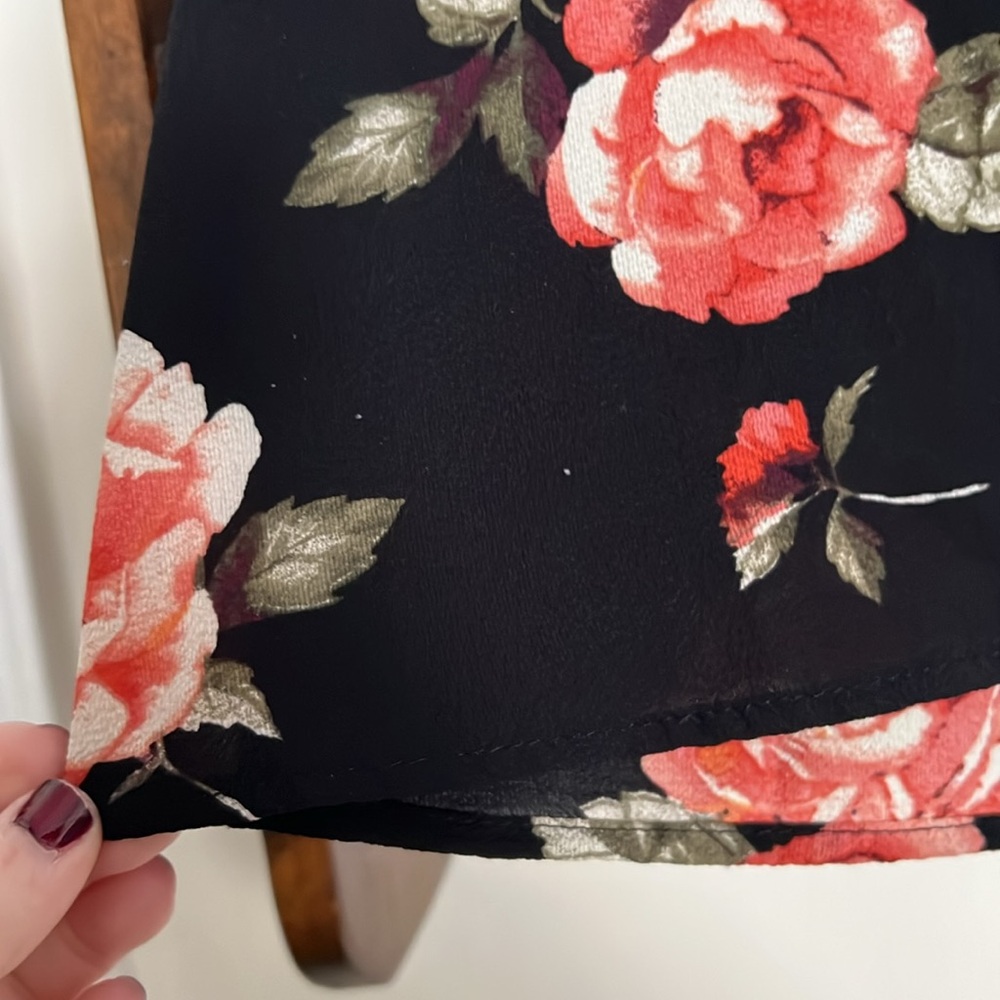 REWIND Black/Coral/Peach/Cream Floral Flutter Sleeve Crop Top, Size XL, GUC. - Picture 6 of 9
